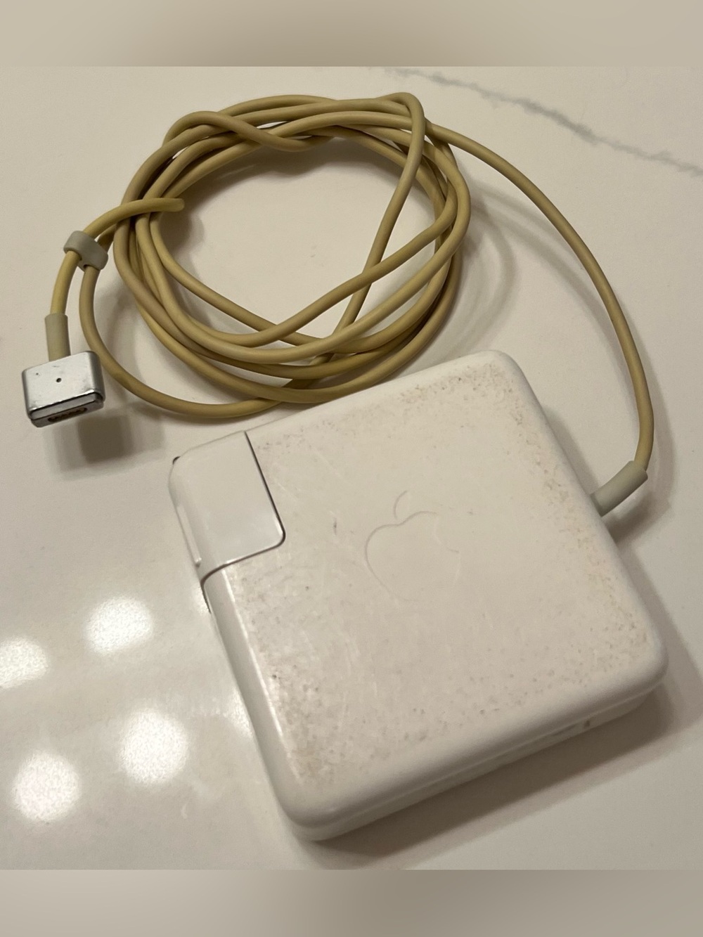 Apple 60W MagSafe Power Adapter